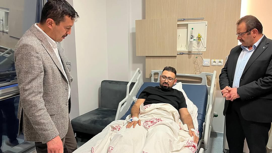 Aksaray'da Silahlı Saldırıda Yaralanan AK Partili Tedavi Altında