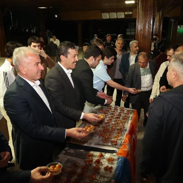 AK Parti Aksaray İl Başkanı ve Teşkilatı, Somuncubaba Külliyesi'nde Buluştu
