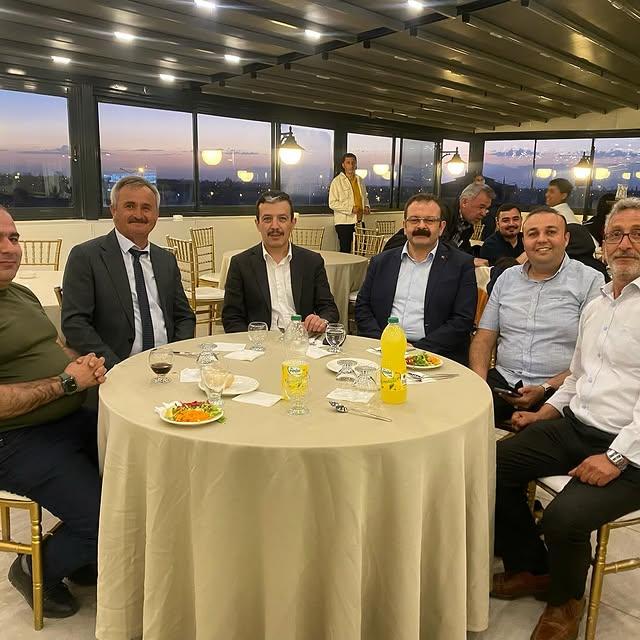 Aksaray'da Mutlu Bir Düğün Merasimi