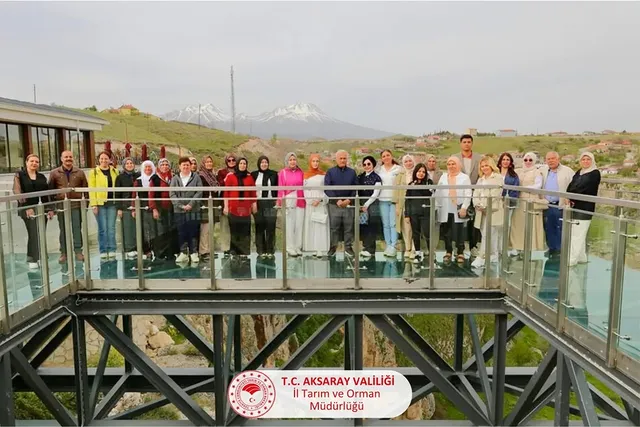 Aksaray Valisi ve Eşi, Anneler Günü'nde Balon Uçuşu ile Unutulmaz Anlar Yaşadı