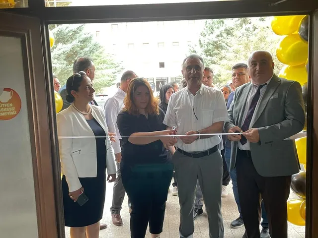 Aksaray'da Öğrenciler Robotik Kodlama ile Bilim Fuarı Düzenledi