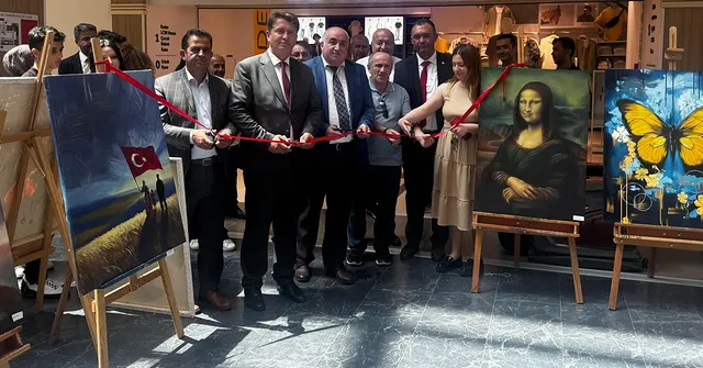 Aksaray'da Öğrencilerin Eserlerinden Oluşan Resim Sergisi Açıldı