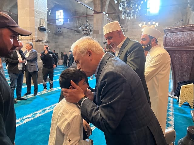 Aksaray Valisi Kumbuzoğlu Kurban Bayramı Namazını Ulu Cami'de Kıldı