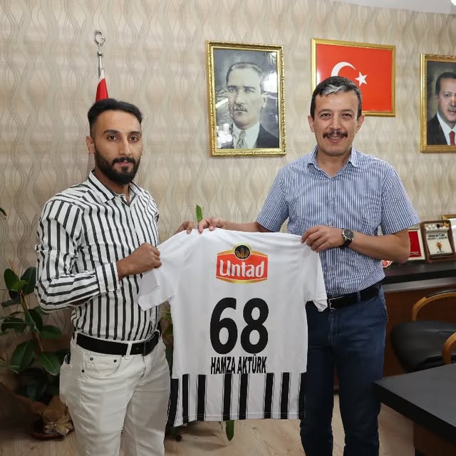 AK Parti Aksaray İl Başkanı Hamza Aktürk'ü Aksarayspor Tribün Lideri Mustafa Özkaraca Ziyaret Etti