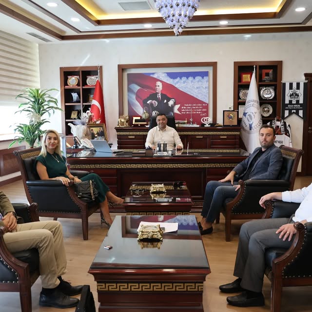 Aksaray Üniversitesi Heyeti, Ticaret ve Sanayi Odası Başkanı Koçaş'ı Ziyaret Etti
