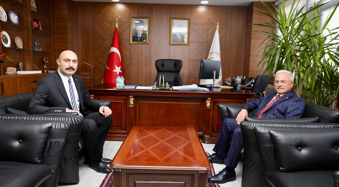Aksaray Valisi Kumbuzoğlu, Yeni Göreve Başlayan Yardımcısını Ziyaret Etti
