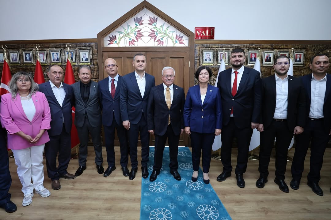 Aksaray'da İYİ Parti Heyeti Vali Kumbuzoğlu'nu Ziyaret Etti