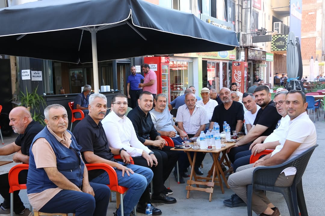 Aksaray'da İYİ Parti Heyeti Esnaflarla Buluştu