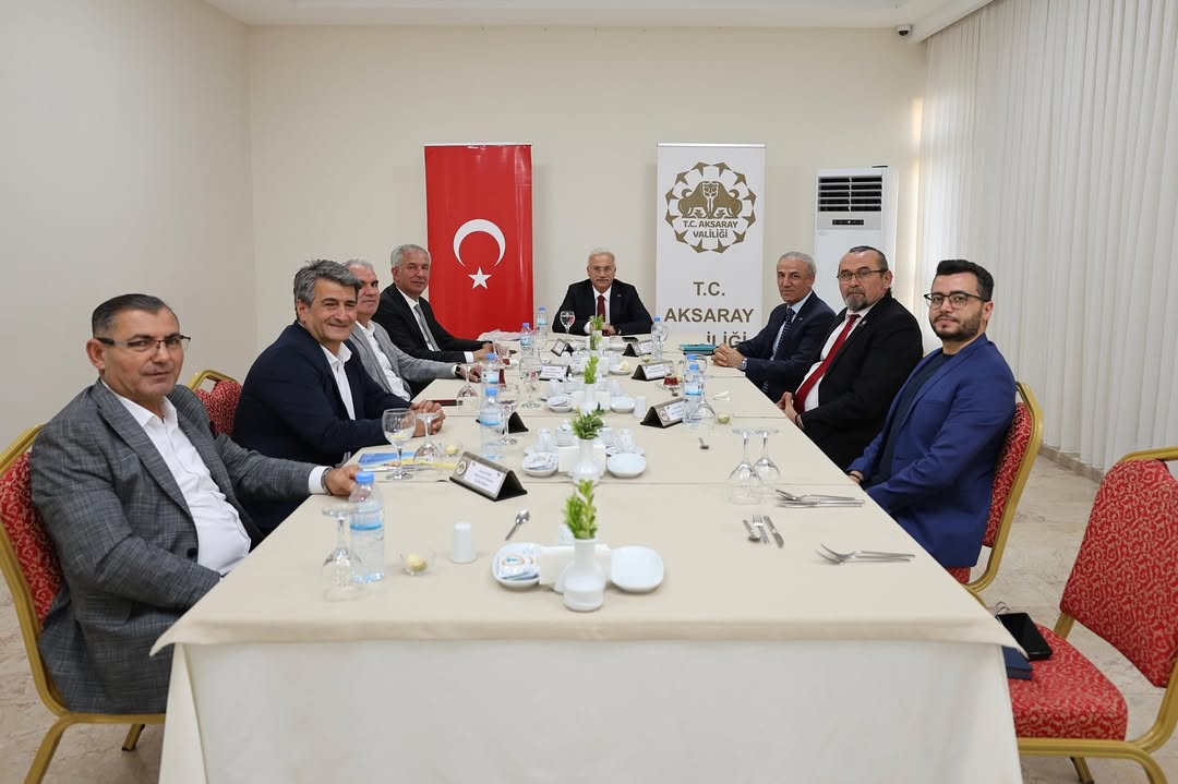 Aksaray Valisi Kumbuzoğlu Eğitim Sendikalarıyla İstişare Toplantısı Düzenledi