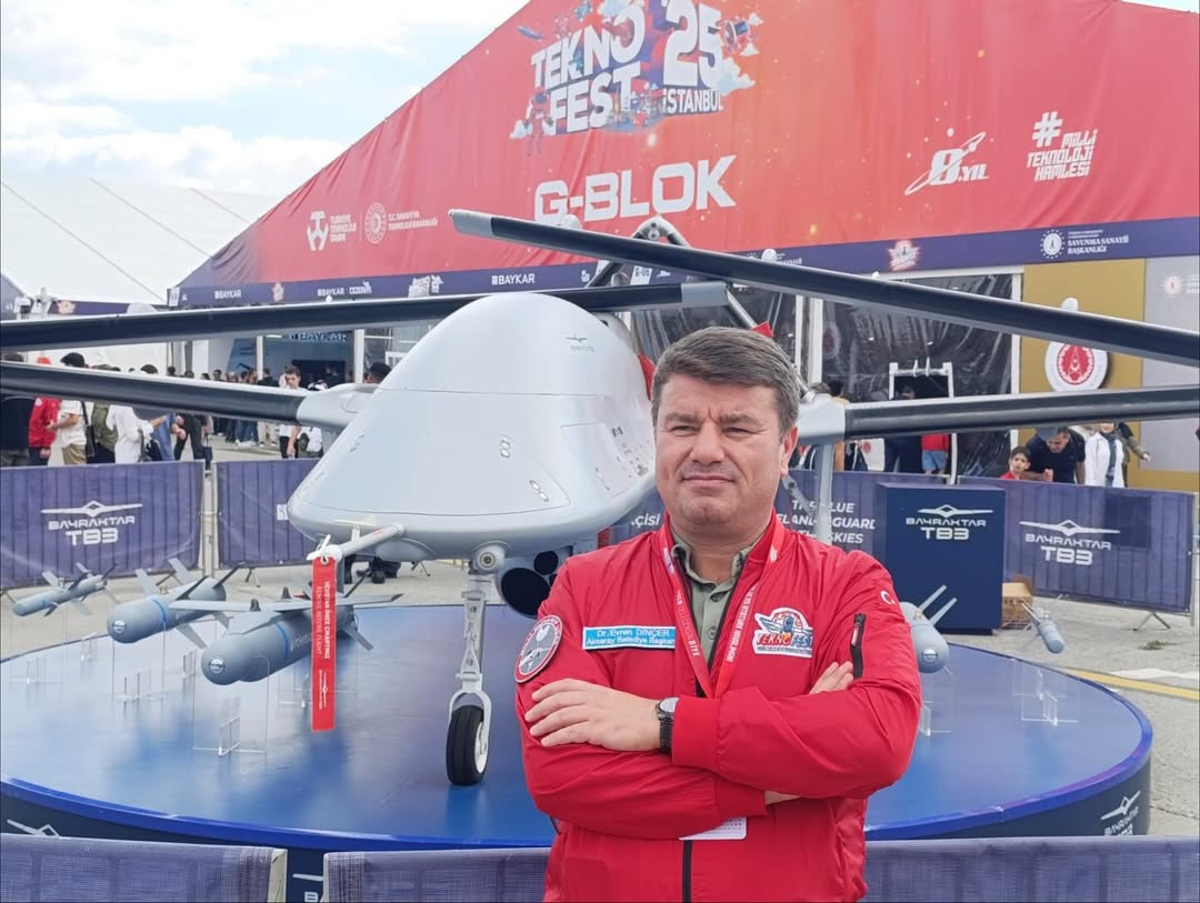 Aksaray Belediye Başkanı Evren Dinçer, TEKNOFEST'te Gençlerin Projelerini İnceledi