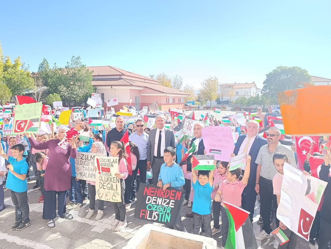 Aksaray'da Tüm Okullarda Filistin'e Destek Farkındalık Etkinliği Düzenlendi