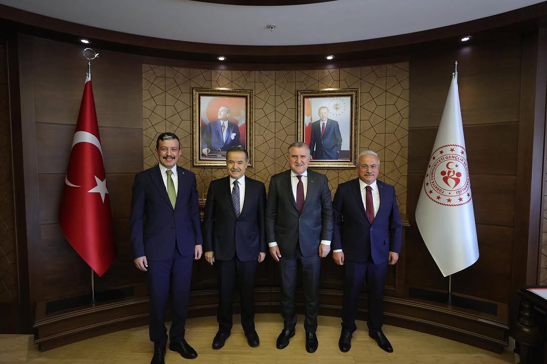 AK Parti Aksaray Milletvekili Cengiz Aydoğdu, Gençlik ve Spor Bakanı Osman Aşkın Bak ile Görüştü