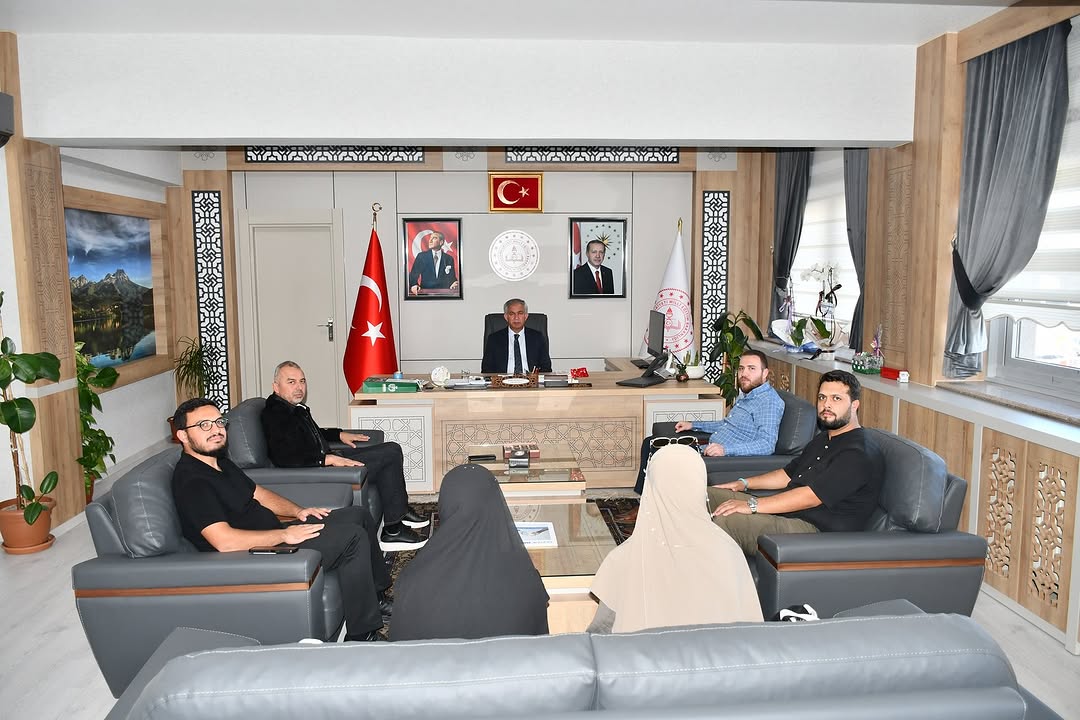 Aksaray İHH Başkanı, İl Milli Eğitim Müdürü Metin Alpaslan'ı Ziyaret Etti