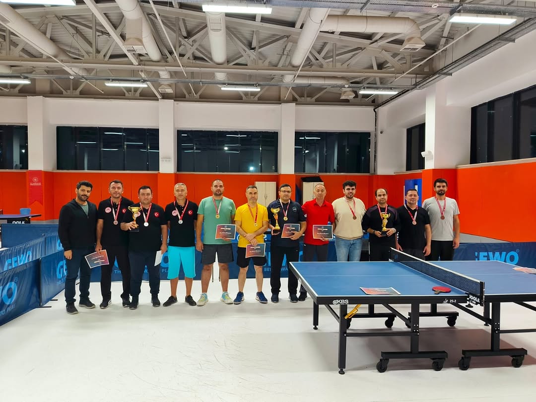 Aksaray Öğretmenleri Masa Tenisinde İl Birincisi Oldu
