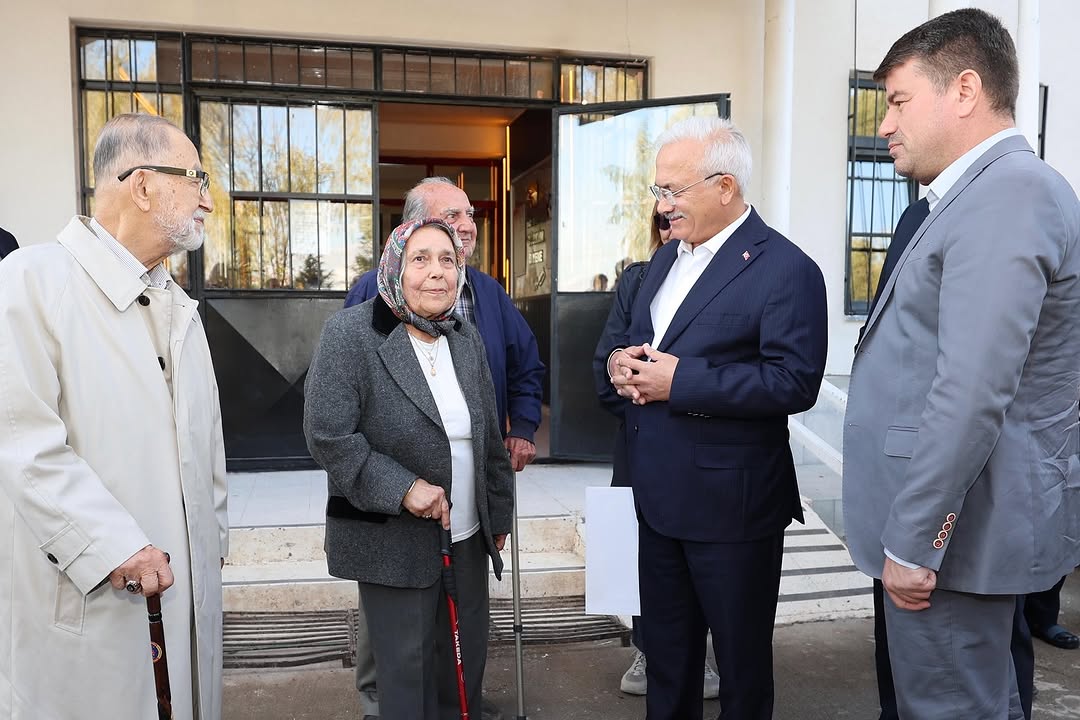 Aksaray Valisi'nden Hayırsever Mergube İleri Perek'e Teşekkür Belgesi