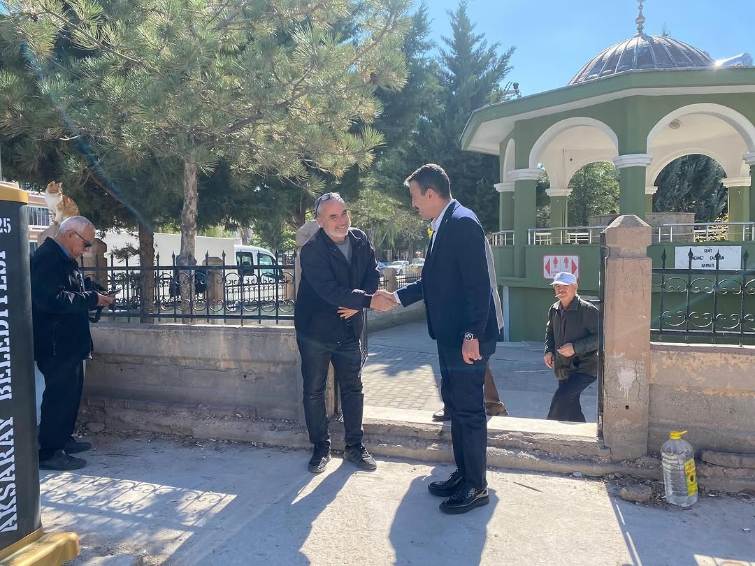 Aksaray AK Parti İl Başkanı Hamza Aktürk, Cuma Namazı Sonrası Vatandaşlarla Buluştu