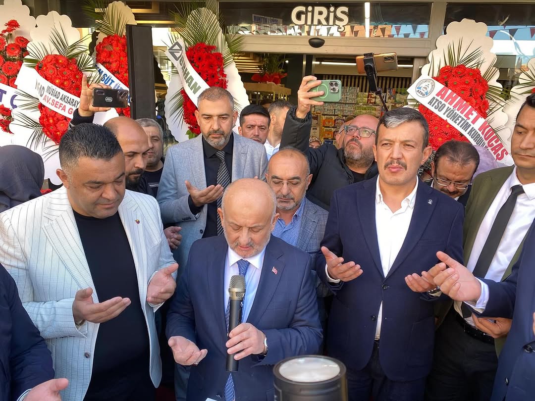 Aksaray'da Elmacı AVM'nin Yeni Şubesi Açıldı