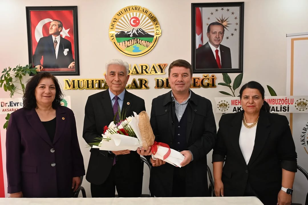 Aksaray Belediye Başkanı Evren Dinçer, Muhtarlar Günü'nde Muhtarlar Derneği'ni Ziyaret Etti