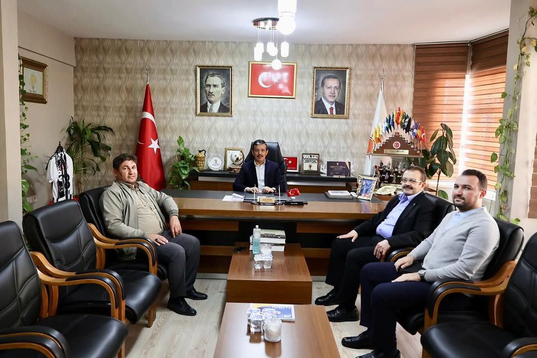 AK Parti Aksaray İl Başkanı Hamza Aktürk, İş İnsanı Nihat Özdemir'i Ağırladı