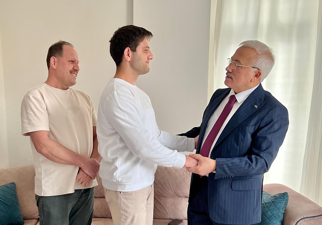 Aksaray Valisi Kumbuzoğlu, 25 Aileyi Evlerinde Ziyaret Etti