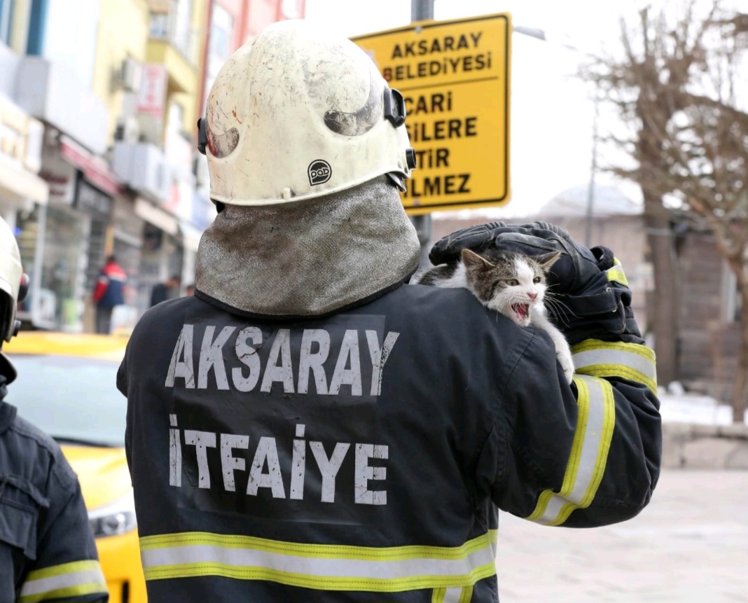 AKSARAY BELEDİYESİ İTFAİYE EKİPLERİ 2025 YILINDA 820 YANGINA MÜDAHALE ETTİ  