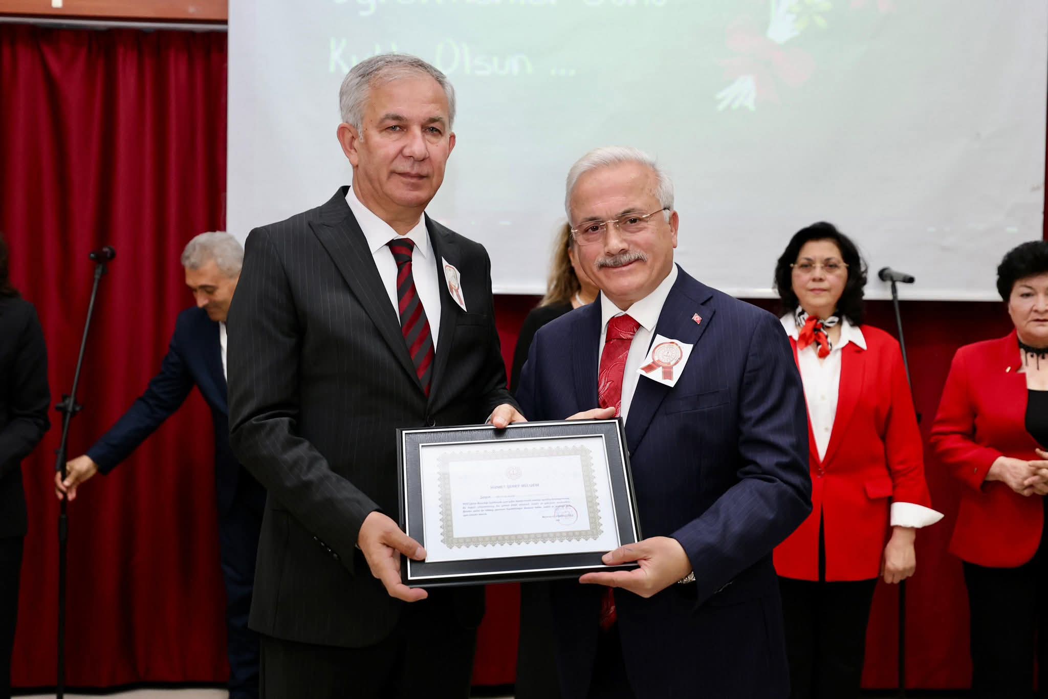 AKSARAY’DA 24 KASIM ÖĞRETMENLER GÜNÜ COŞKUYLA KUTLANDI