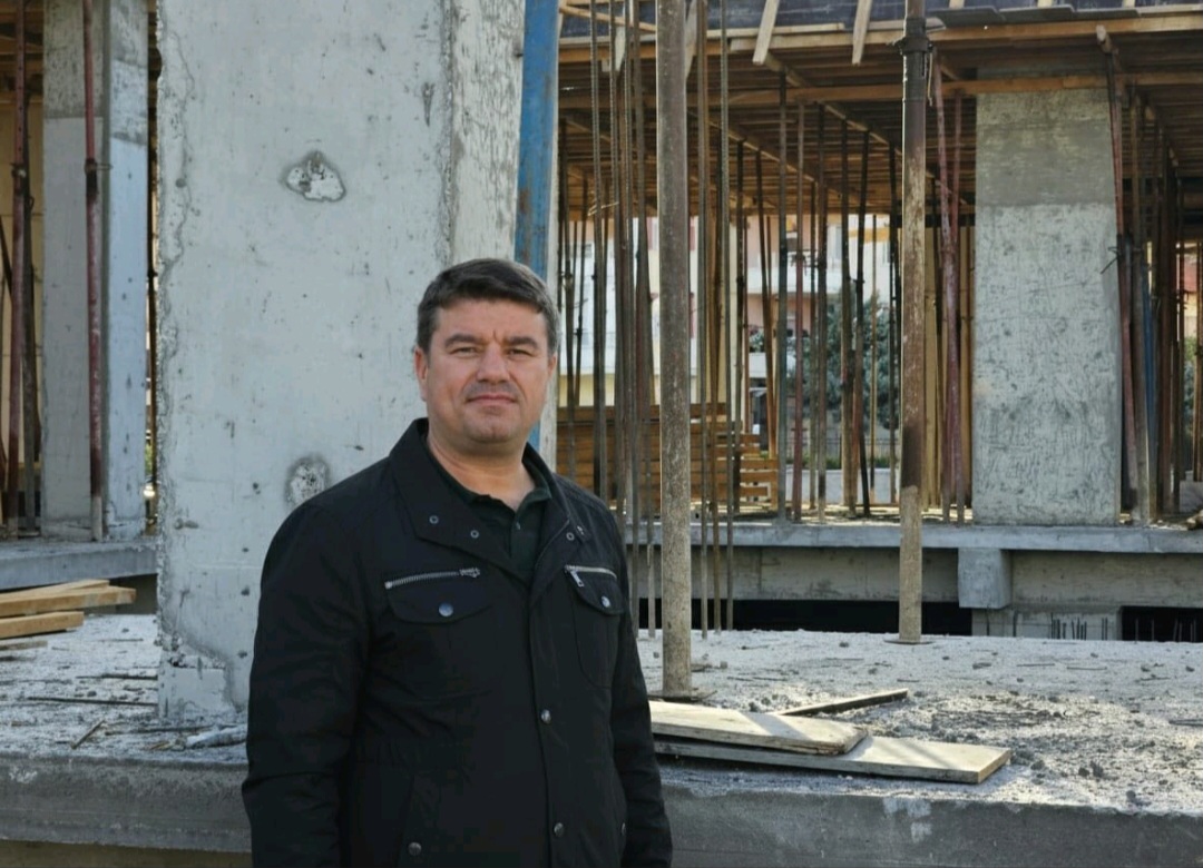 BAŞKAN DİNÇER GENÇLİK MERKEZİ İNŞAATINI YERİNDE İNCELEDİ.