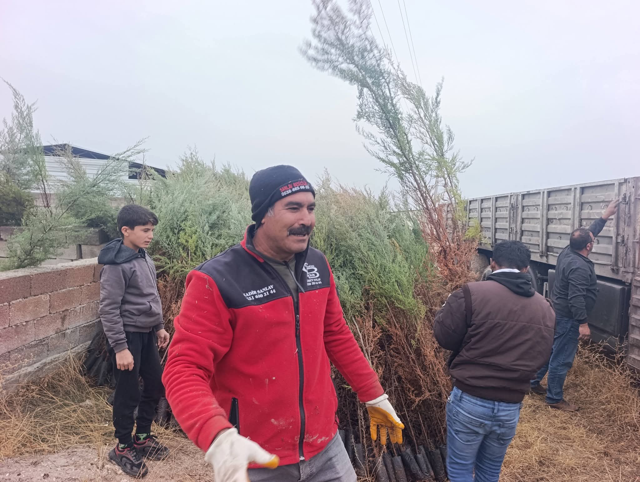 ESKİL’DE YEŞİL SEFERBERLİK: “BİR ÇOCUK BİR MEŞE – BİN MEŞE BİR ORMAN” PROJESİNE YOĞUN İLGİ