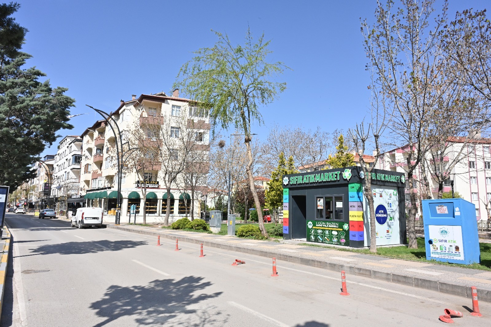 AKSARAY BELEDİYESİ’NDEN ÇEVRE VE SOSYAL FAYDAYI BİRLEŞTİREN PROJE “ATIĞI BASTONA DÖNÜŞTÜR, HAYATA IŞIK TUT”