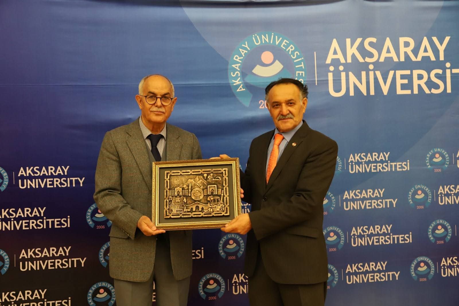 Prof. Dr. Kafkasyalı: İran Türklüğü, Türk   dünyasının vazgeçilmez köprüsüdür
