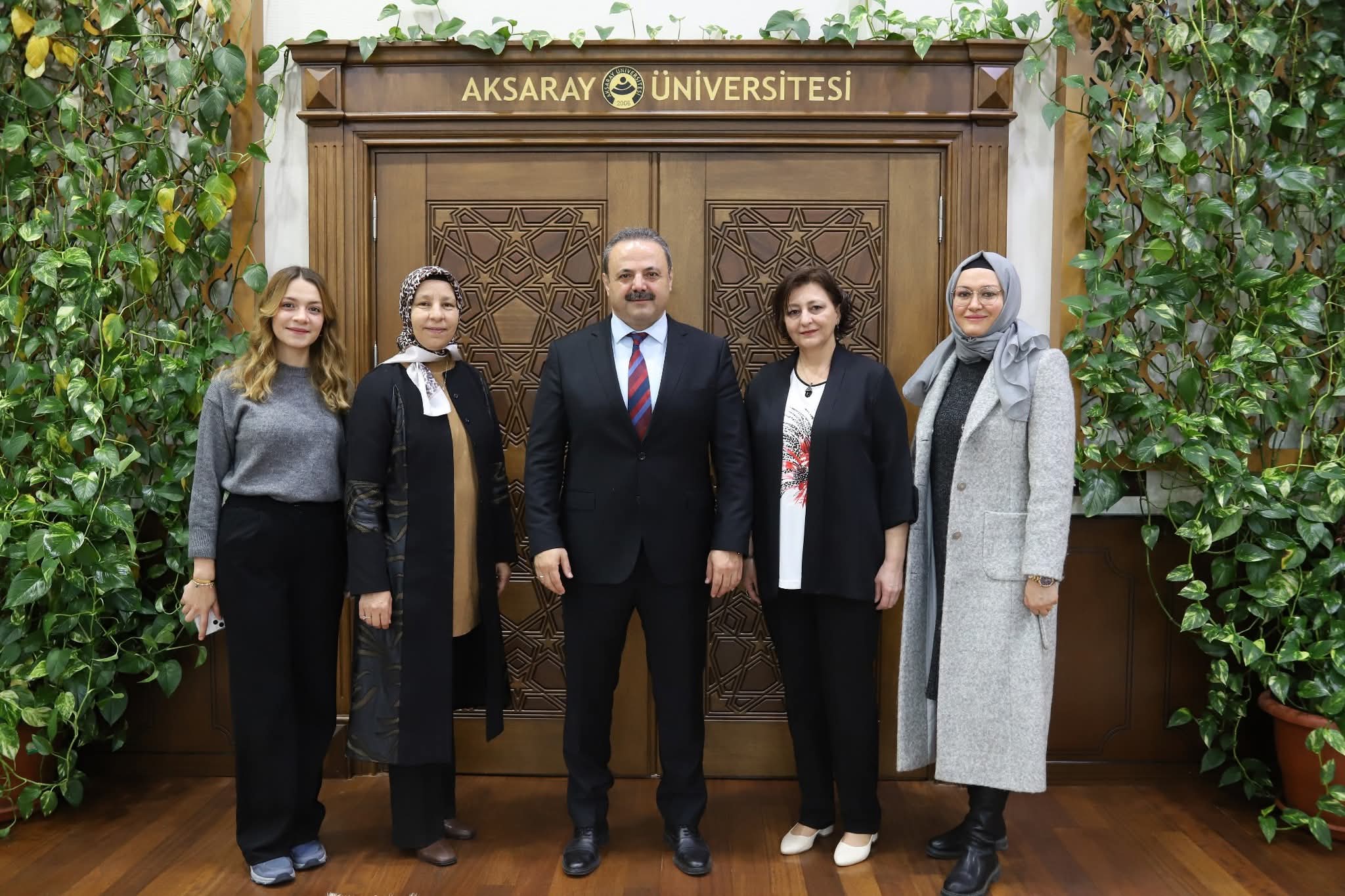 Aksaray Down Sendromlular Derneği  yönetiminden Rektör Arıbaş’a ziyaret