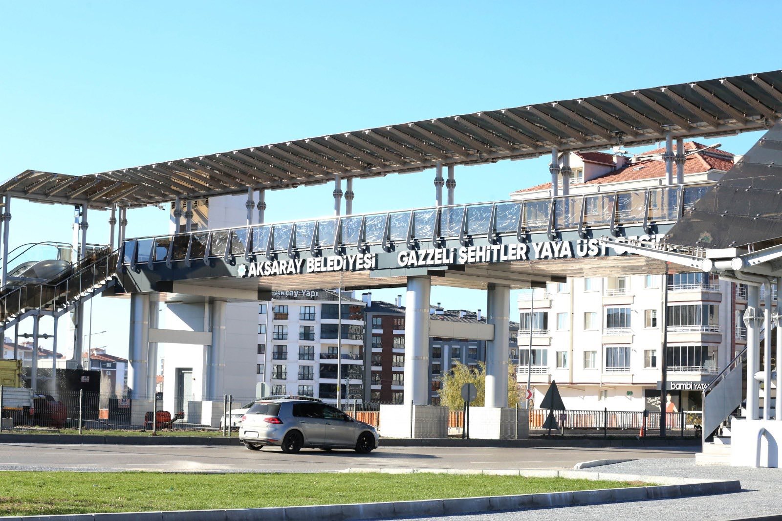 GAZZELİ ŞEHİTLER YAYA ÜST GEÇİDİ AÇILIŞ İÇİN GÜN SAYIYOR