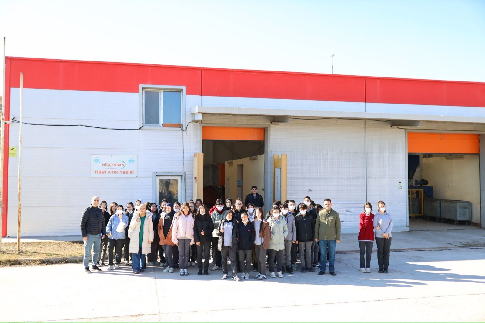 SAĞLIK MESLEK LİSESİ ÖĞRENCİLERİ TIBBİ ATIK STERİLİZASYON TESİSİNİ ZİYARET ETTİ