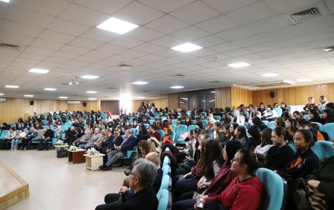 ASÜ’de “Geleceği Şekillendiren  Kız Çocukları” paneli düzenlendi