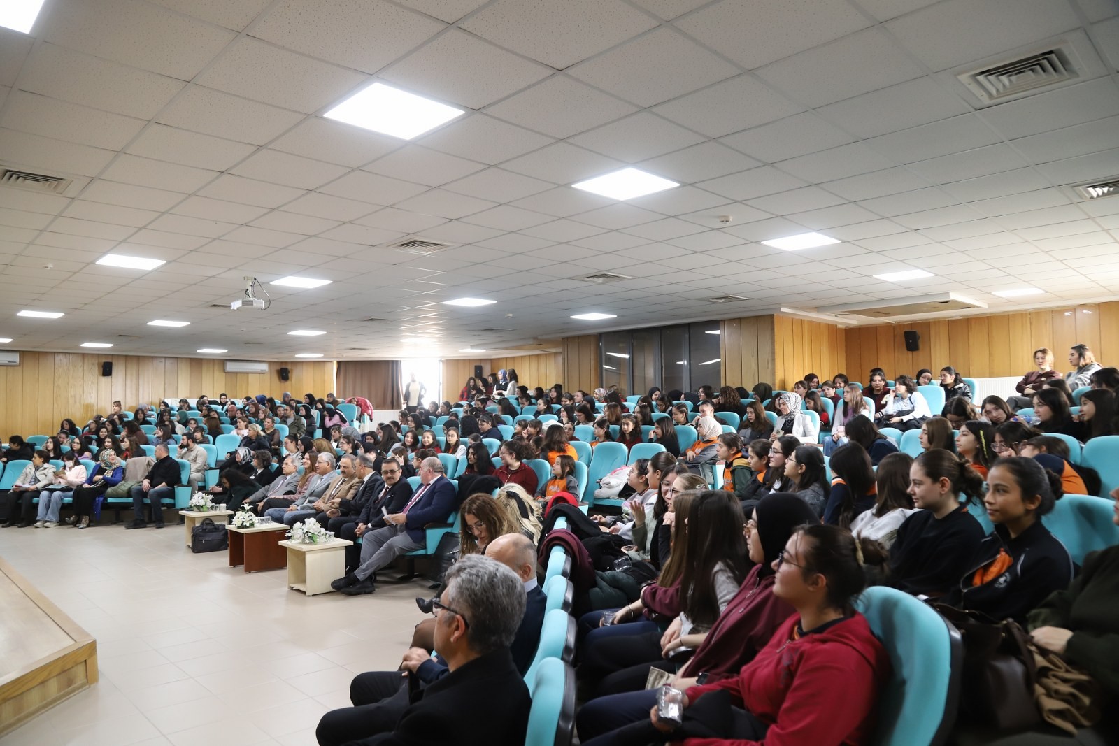 ASÜ’de “Geleceği Şekillendiren  Kız Çocukları” paneli düzenlendi