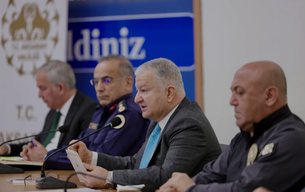 Vali Duru Başkanlığında Okul güvenliği toplantısı yapıldı. 