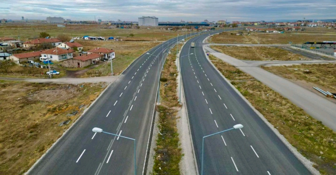 BAŞKAN DİNÇER: “YENİ YOL VE BULVARLARIMIZ, AKSARAY’IN GELECEĞE AÇILAN KAPISIDIR”