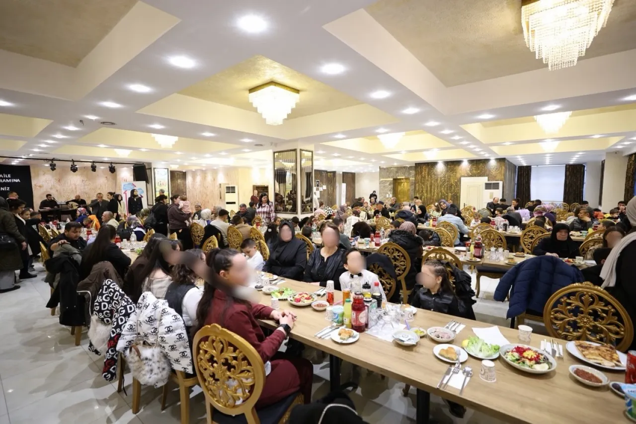 Aksaray Valisi Duru, Koruyucu Ailelerle İftarda Buluştu