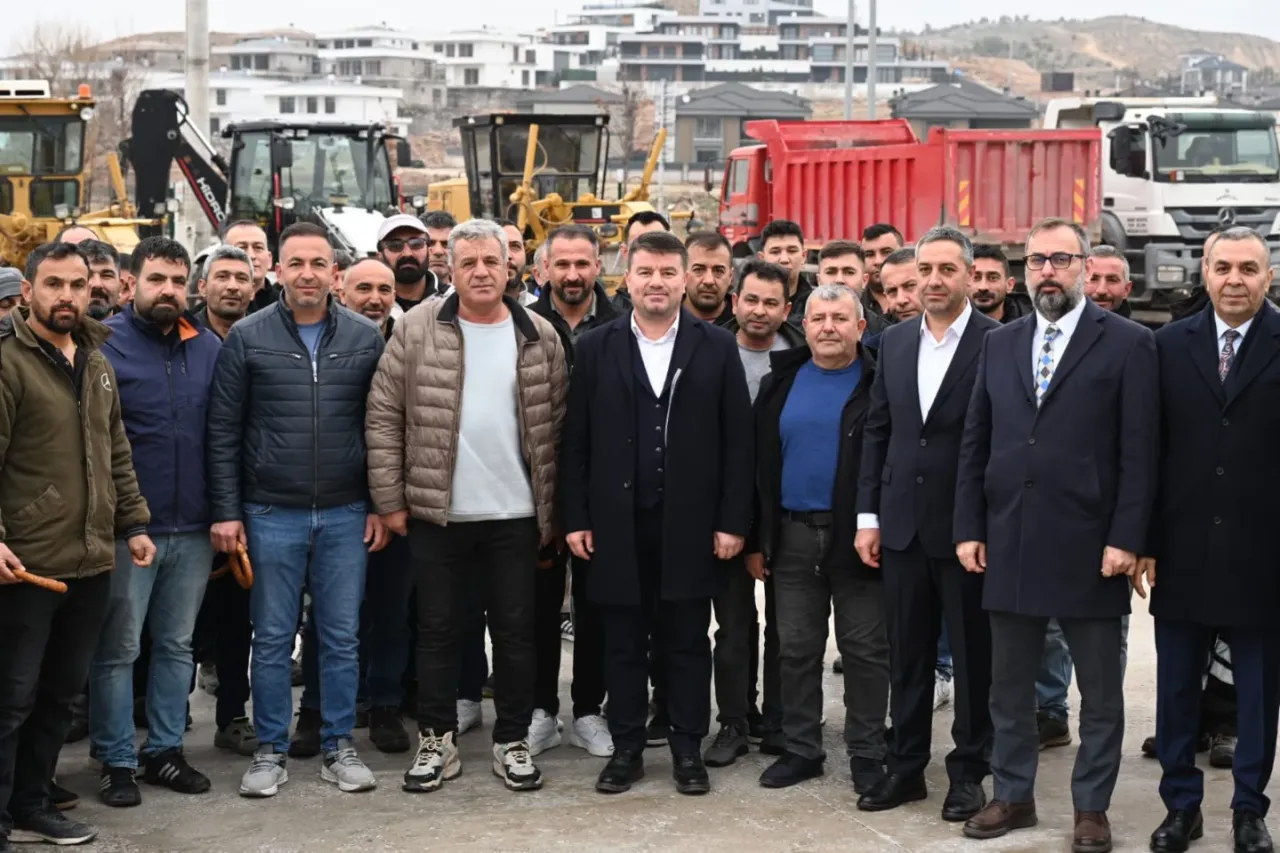 Aksaray Belediye Başkanı Evren Dinçer, Personelle Geleneksel Bayramlaşmayı Gerçekleştirdi