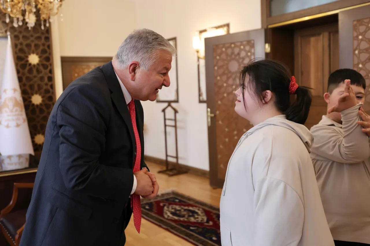 Aksaray Valisi Duru, Down Sendromlular Derneği Yöneticilerini Kabul Etti