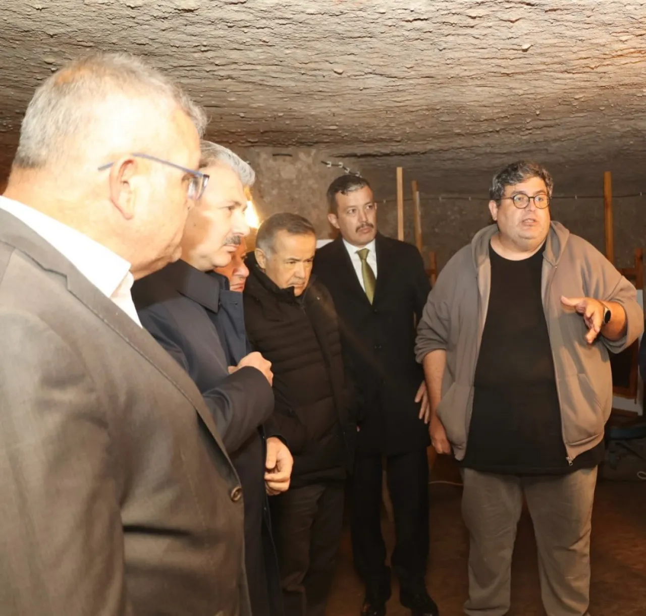 Aksaray Protokolü Güzelyurt Yer Altı Şehri Sergisini Ziyaret Etti