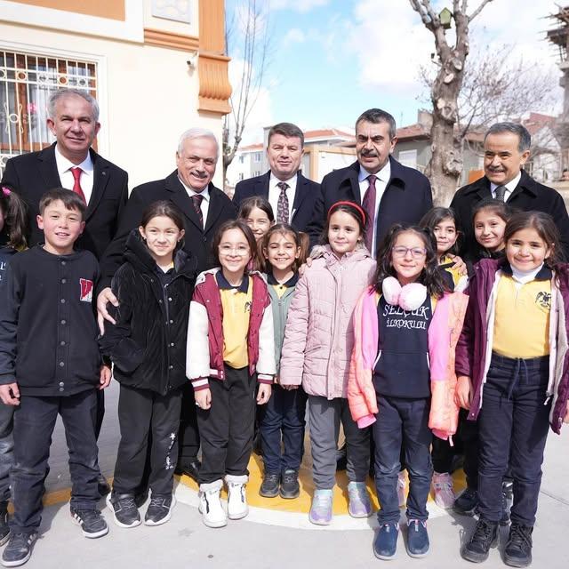 Aksaray'da Eğitim Masaya Yatırıldı: Bakan Yusuf Tekin'den Önemli Ziyaret