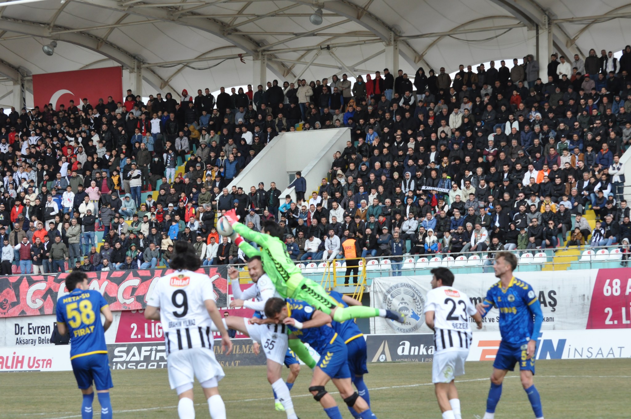 Aksarayspor Taraftarlarından Takıma Koşulsuz Destek Mesajı