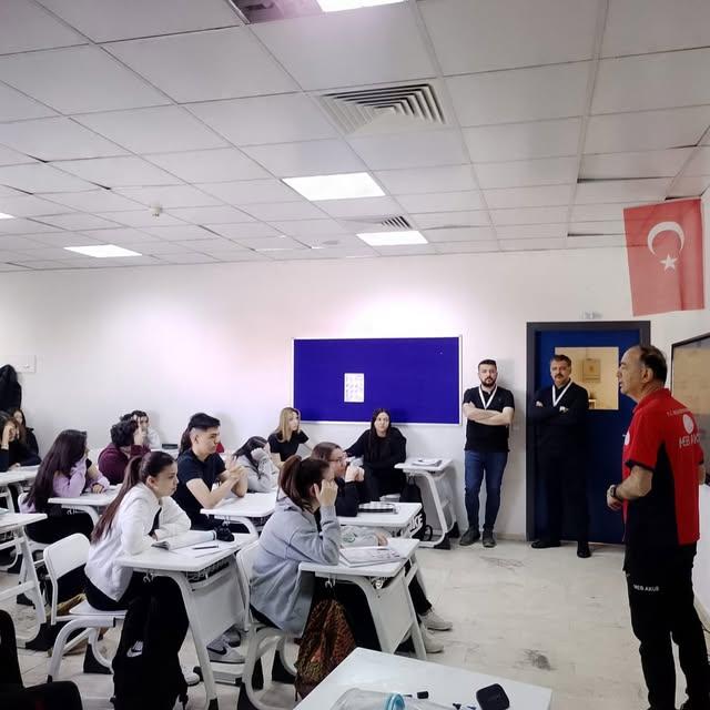 Aksaray'da Öğrencilere Afet Farkındalığı Eğitimleri Verildi