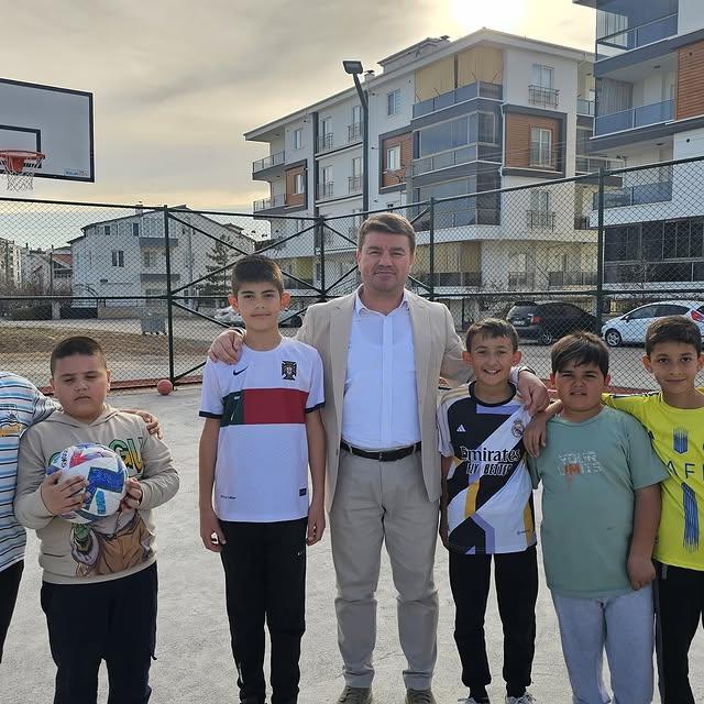 Aksaray'da Çocuk Oyun Parkları Yenileniyor