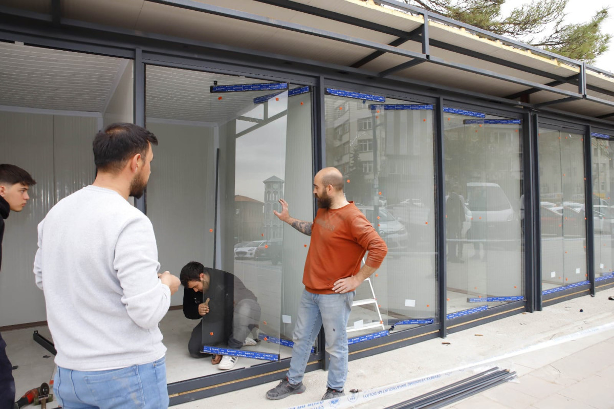Aksaray'da Ayakkabı Boyacıları İçin Modern Lostra Salonu İnşa Ediliyor