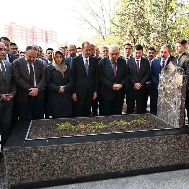 MHP Aksaray Milletvekili Kaşlı, Türkeş'in Kabrini Ziyaret Etti