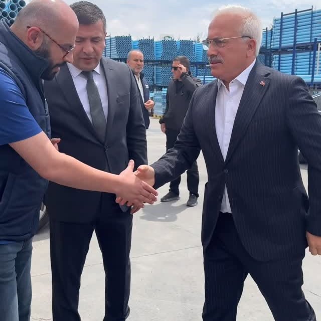Aksaray Valisi Kumbuzoğlu, Kalde Boru Fabrikasını Ziyaret Etti ve İşçileri Kutladı