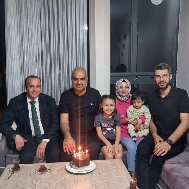 MHP Aksaray İl Başkanı Karataş, Milletvekili Danışmanlarının Doğum Günü Sürprizine Teşekkür Etti