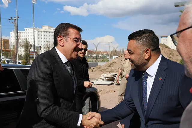 Ticaret ve Gümrük Eski Bakanı Tüfenkçi, Aksaray'da Milli İrade Platformu'na Destek Verdi